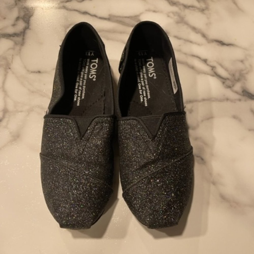 Little Girls Black Glittery Toms